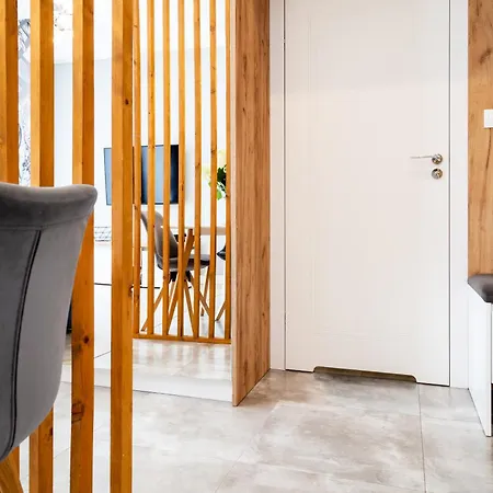 Househost - Rakowicka 20h Apartman